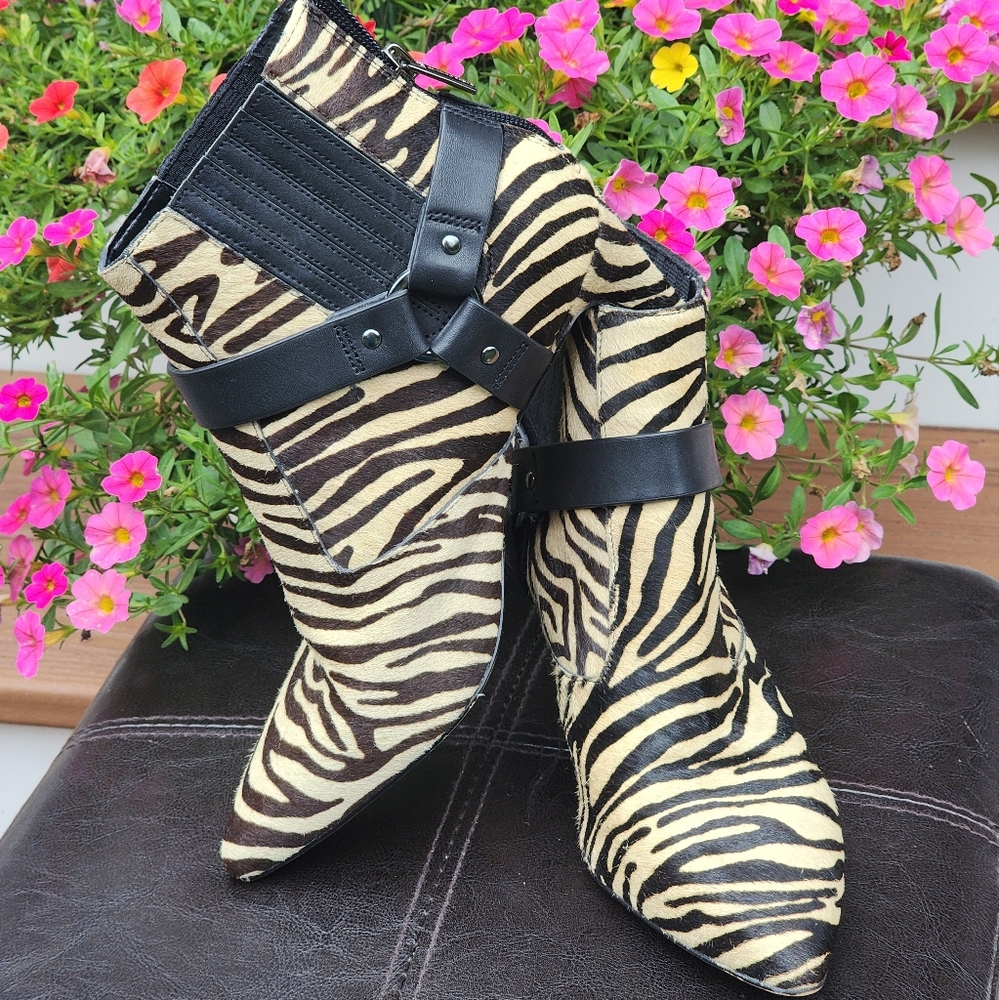 Vince Camuto Zebra Print Faux Brushed Fur Ankle Booties  Size 8M/38 1/2